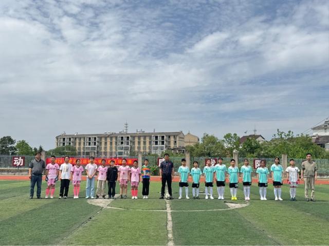 开云品牌-庐江县罗河镇店桥小学班级足球联赛火热开赛
